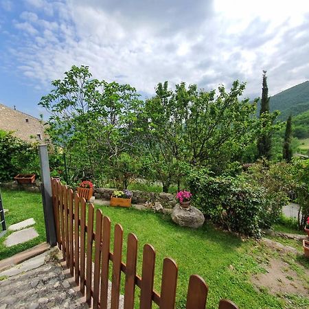 הוילה Meggiano Il Borgo Di Cornillo מראה חיצוני תמונה