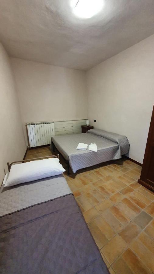 הוילה Meggiano Il Borgo Di Cornillo מראה חיצוני תמונה